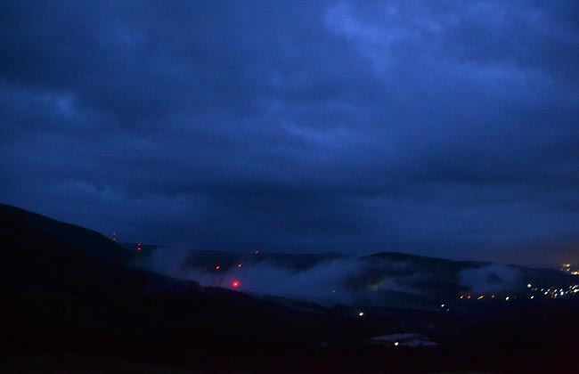 雨上がり　街並み